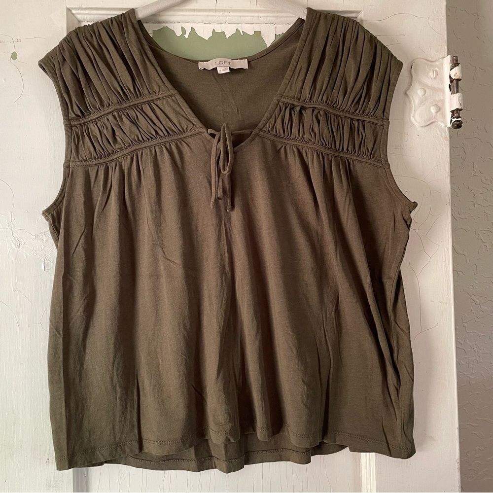 Loft sleeveless Shirt - Picture 2 of 6